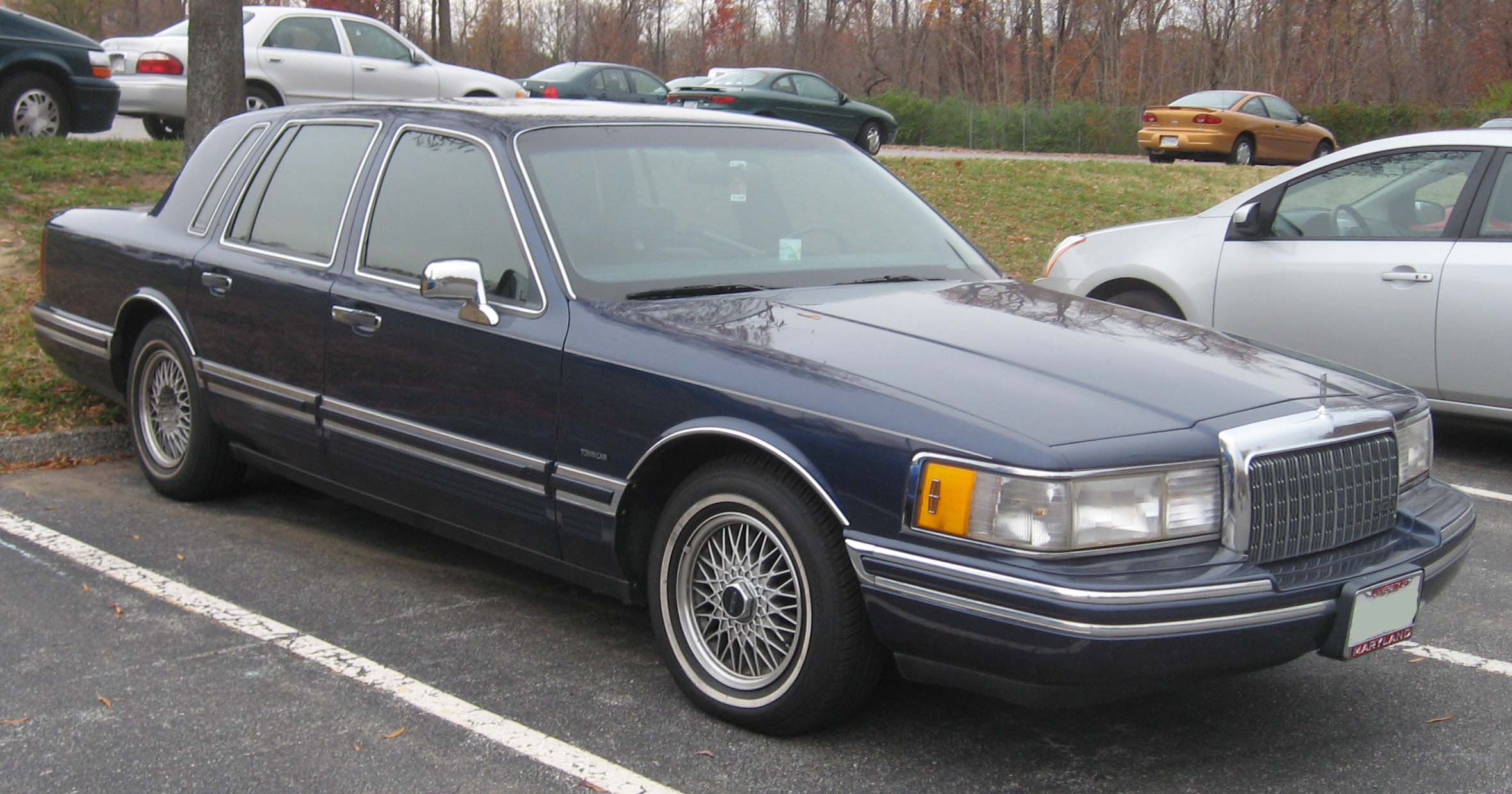 1990 Lincoln Town Car Specs, Prices, VINs & Recalls - AutoDetective